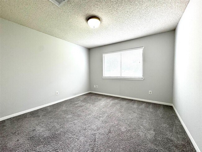 Building Photo - 3411 Stillwater Ln
