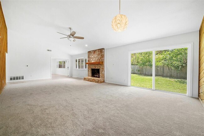 Building Photo - 10255 Missel Thrush Dr