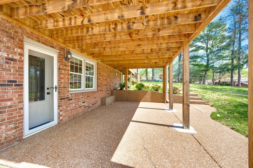 Building Photo - 4509 Baton Rouge Dr