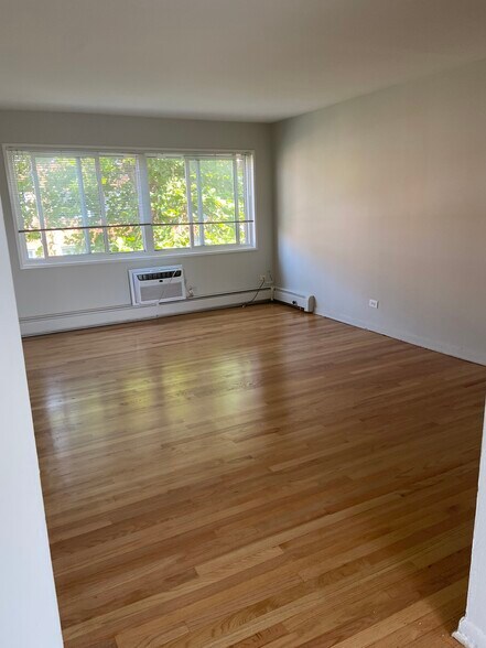 Building Photo - 8544 Niles Center Rd