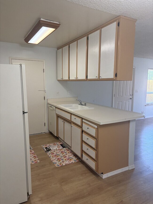 Building Photo - 6031 Rowan Way