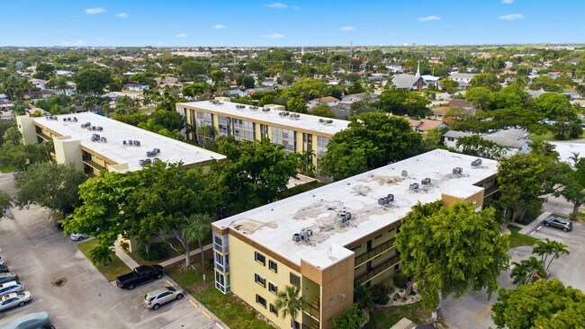 Building Photo - 367 S Federal Hwy