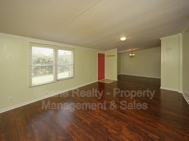 Building Photo - 3184 Sanders Rd