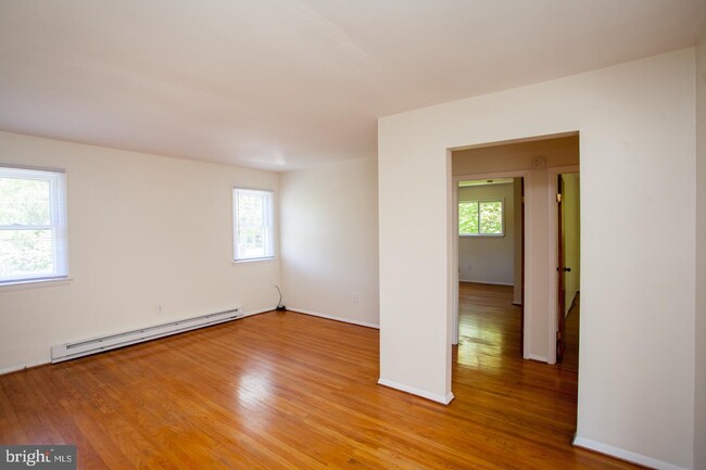 Building Photo - 463 Avenue B