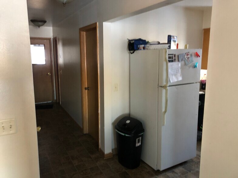 Building Photo - 228 S 4th St