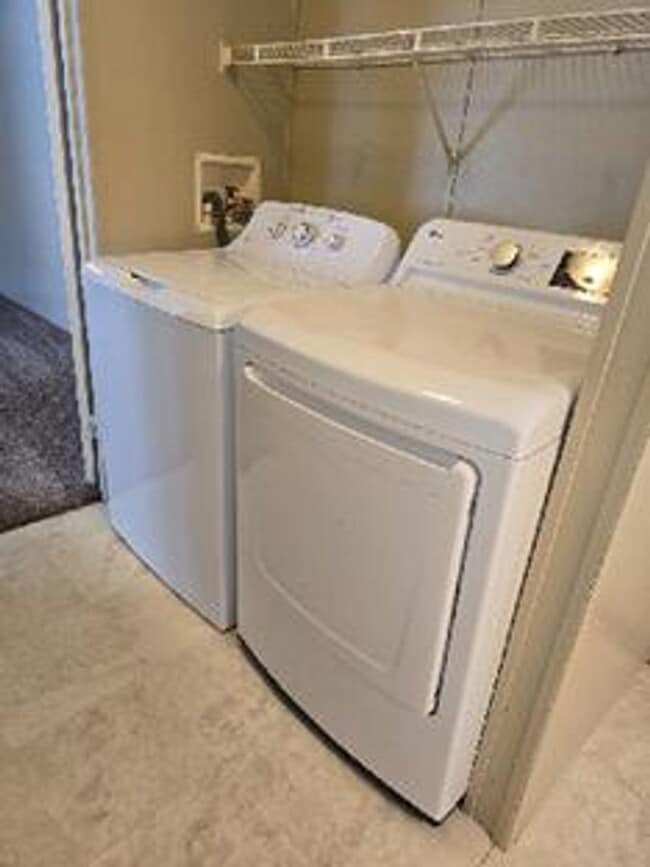 Building Photo - STUDENTS WELCOME! $300 Rent Credit if Lease Starts before 7/1/26!
