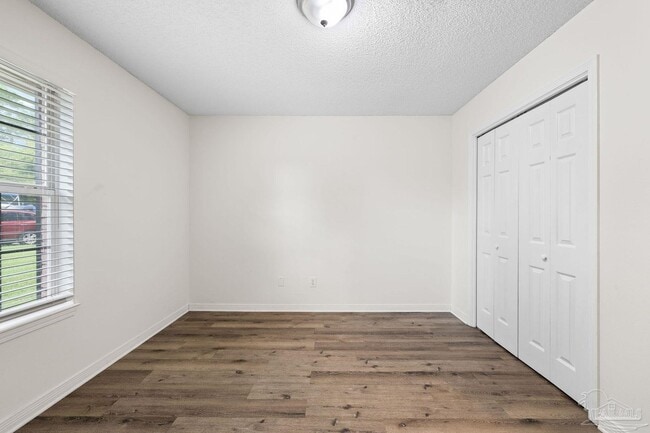 Building Photo - 1203 Brook Bend Rd