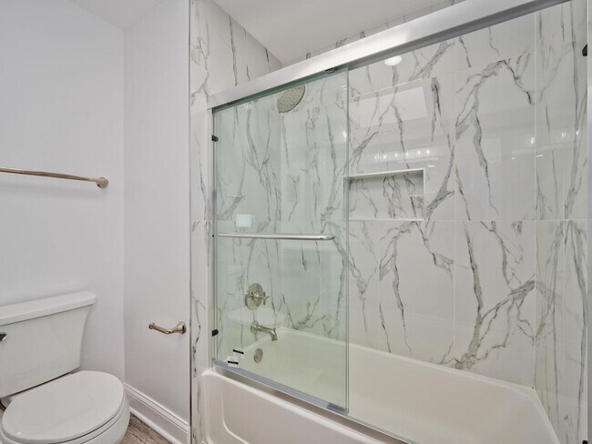 Building Photo - 1800 Dewes St