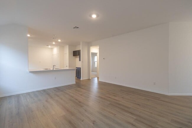 Building Photo - 309 Canley Lp