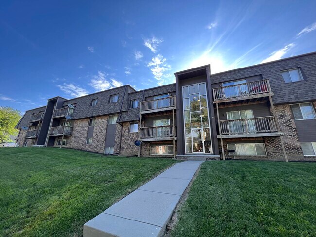 Building Photo - ZZ Westland Arms Apartments