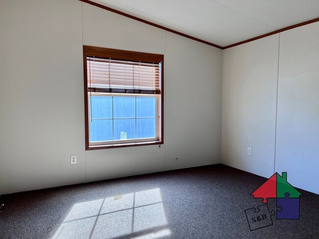 Building Photo - Your Dream Home Awaits: Spacious 3-Bedroom...