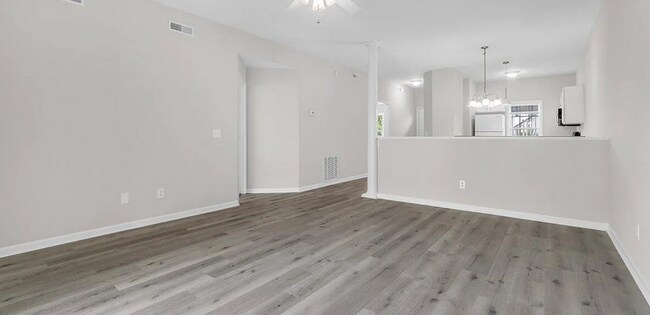 Building Photo - 4629 McClelland Dr