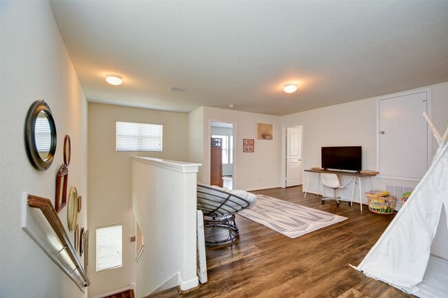 Building Photo - 6807 Alum Rock Ln