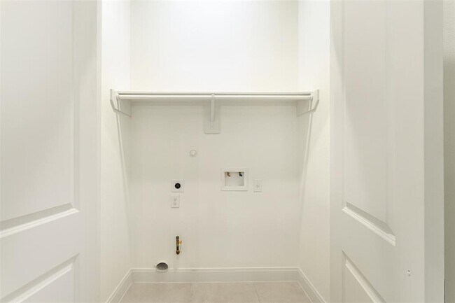 Building Photo - 4006 Bennington St