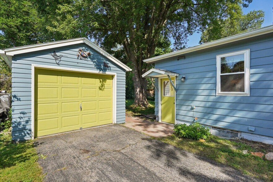 Building Photo - 1118 Lorraine Dr
