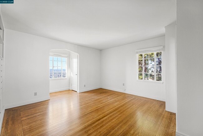Building Photo - 2367 Carquinez Ave