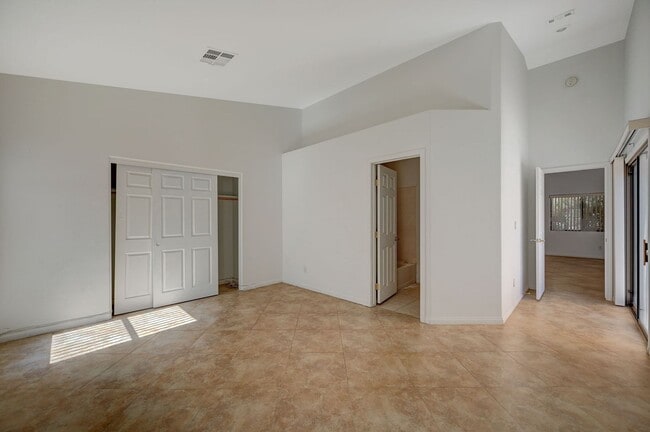 Building Photo - 121 Chatara Way