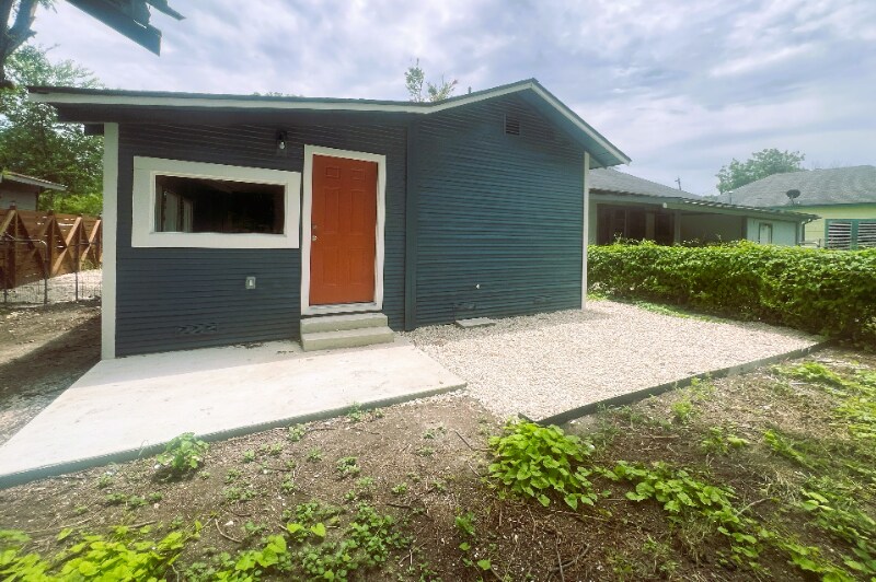 Building Photo - 229 Palo Blanco St