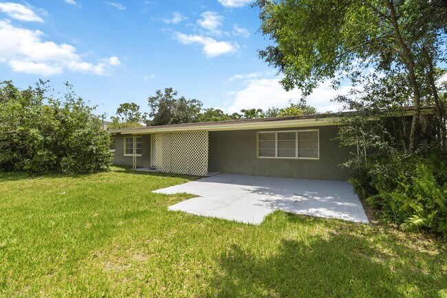 Building Photo - 7912 Ficquette Rd
