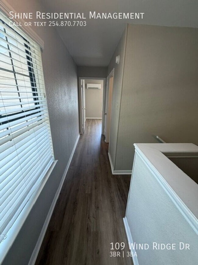 Building Photo - 109 Wind Ridge Dr