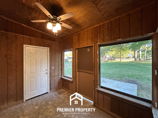 Building Photo - 8288 Cedarbrush Dr