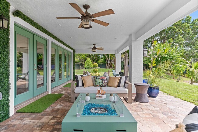 Building Photo - 6204 Celadon Cir