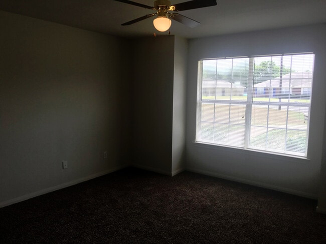 Building Photo - Duplex