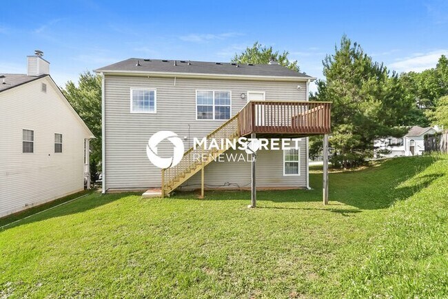 Building Photo - 3 Bedroom Pet-Friendly Home in Atlanta, GA with Main Street Renewal