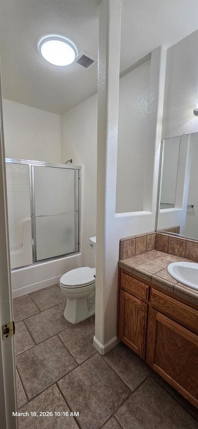 Building Photo - 106 Palm Ct