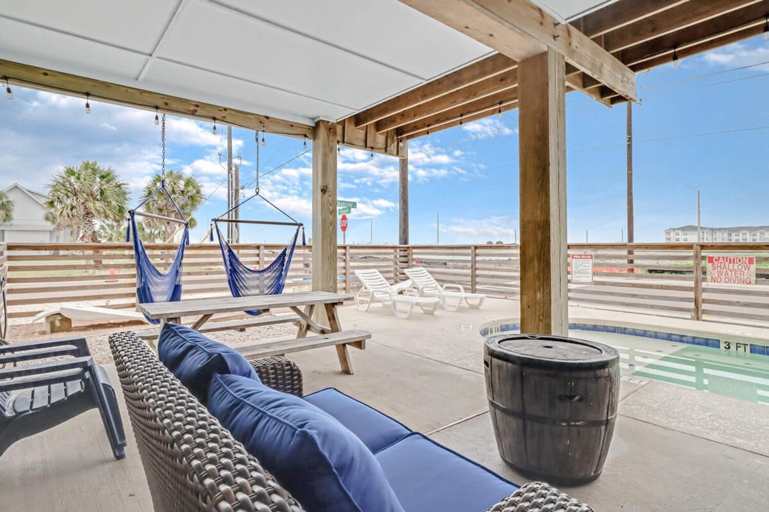 Building Photo - 2727 Eleventh Street-SI ID1023271P