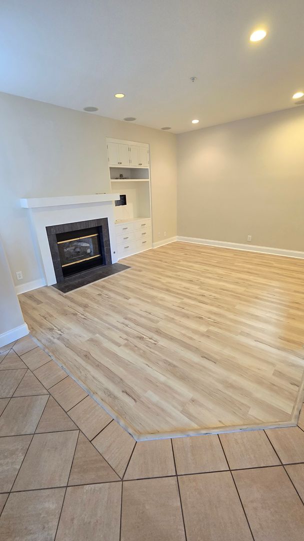 Building Photo - Orange 3 Bed, 2.5 Bath Townhouse for Lease...