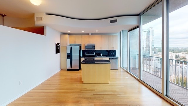 Building Photo - Stunning Center City High Rise Condo on th...