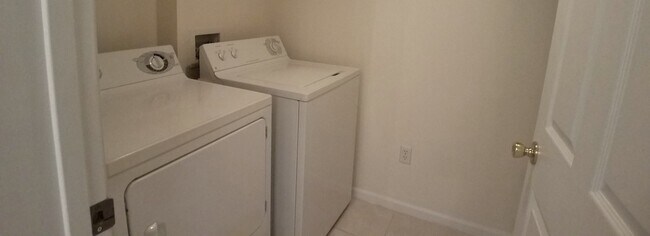 Building Photo - Beautiful 2/2 condo for rent next to Waterford Lakes Town Center and UCF