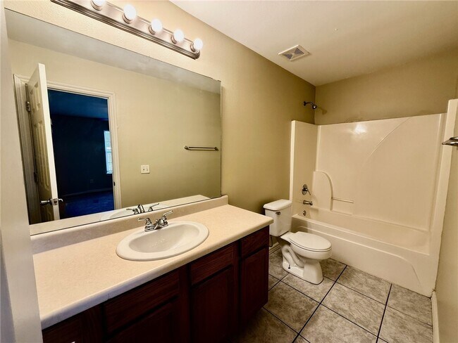 Building Photo - 335 Graystone Cir
