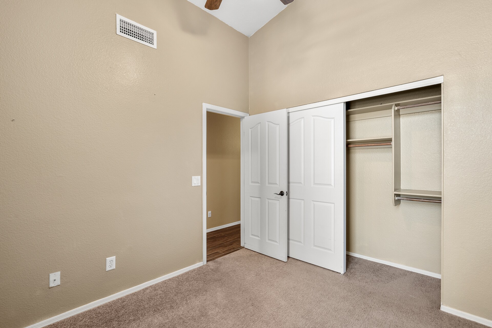 Building Photo - 7936 W Taro Ln