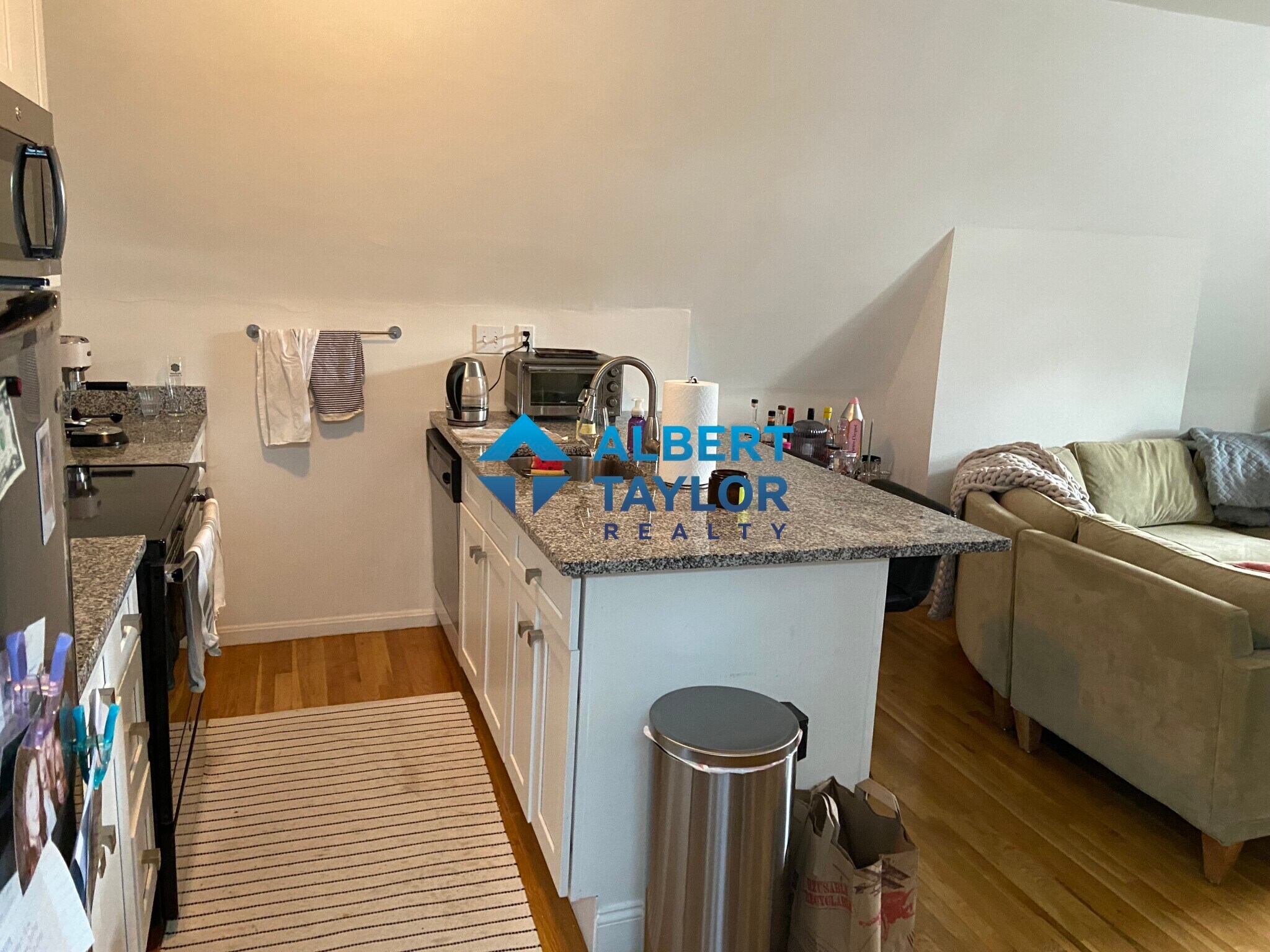 Building Photo - 176 Northampton St