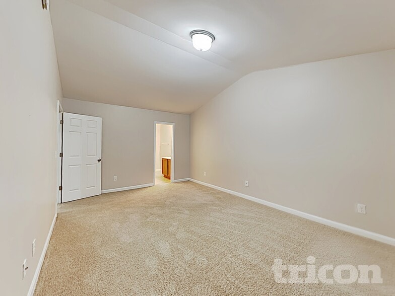 Building Photo - 4740 Brewer Dr