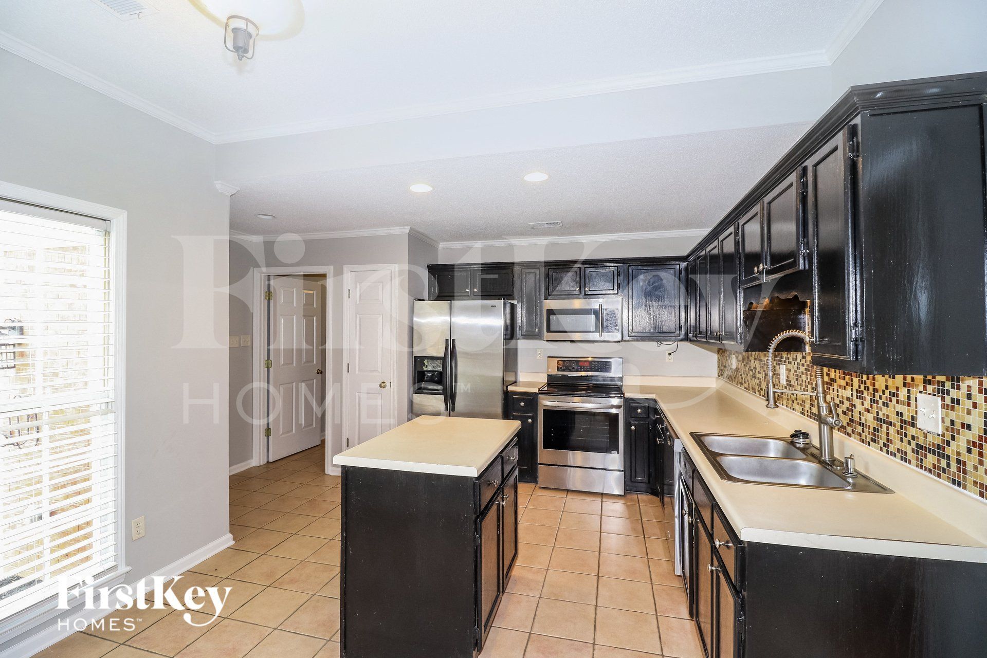 Building Photo - 7598 Dexter Manor Dr