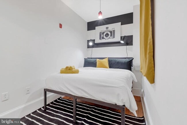 Building Photo - 2134 Locust St