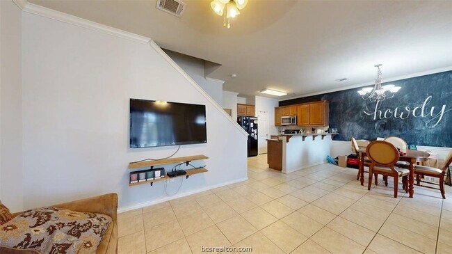 Building Photo - 332 Forest Dr Loop