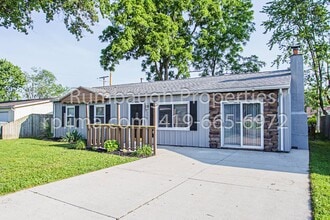 Building Photo - 614 W Ford Ave