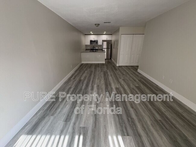 Building Photo - 5485 SE 30th Pl