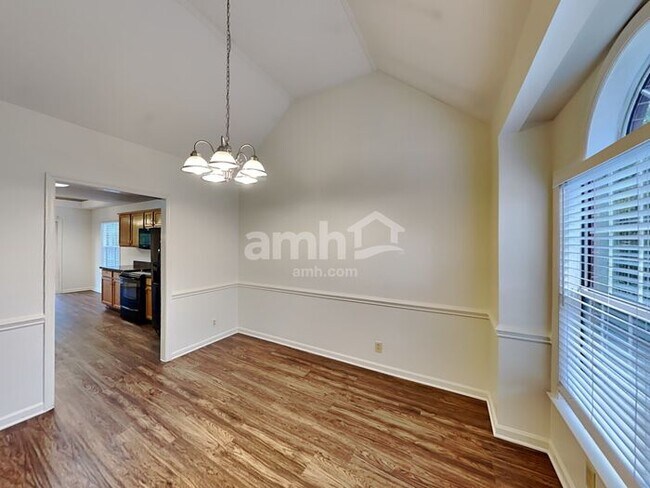 Building Photo - 6536 Arvington Way
