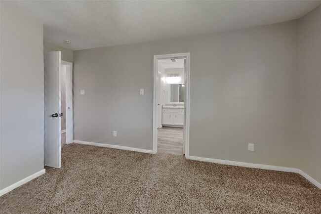 Building Photo - 4519 Kimball Dr