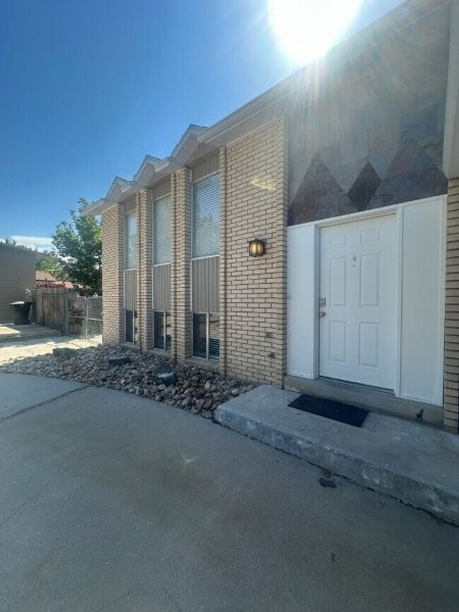 Building Photo - 2641 N 1375 W
