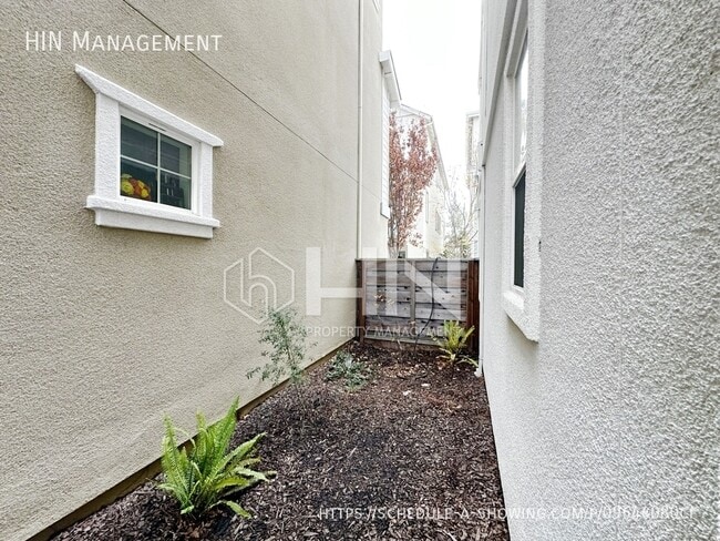 Building Photo - 38238 Luma Terrace