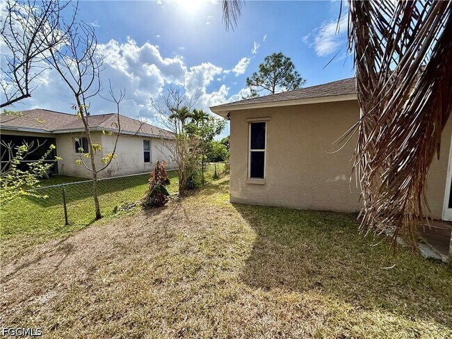 Building Photo - 1713 SW 10th Pl