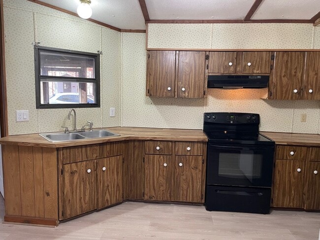 Building Photo - 2 BED, 2 BATH MOBILE HOME