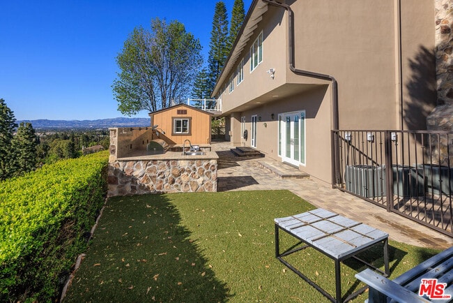 Building Photo - 17108 Oak View Dr