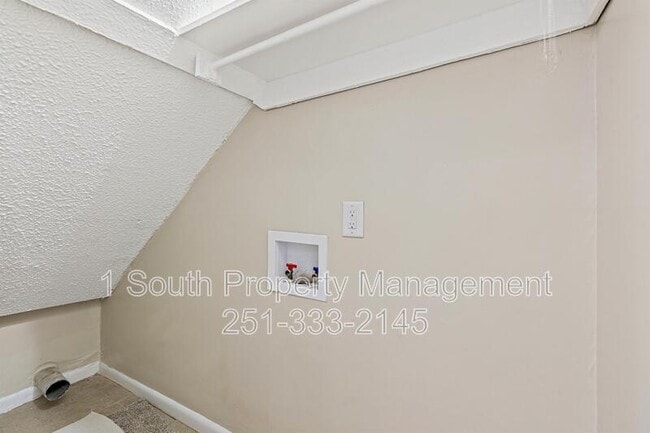 Building Photo - 6527 Old Shell Rd